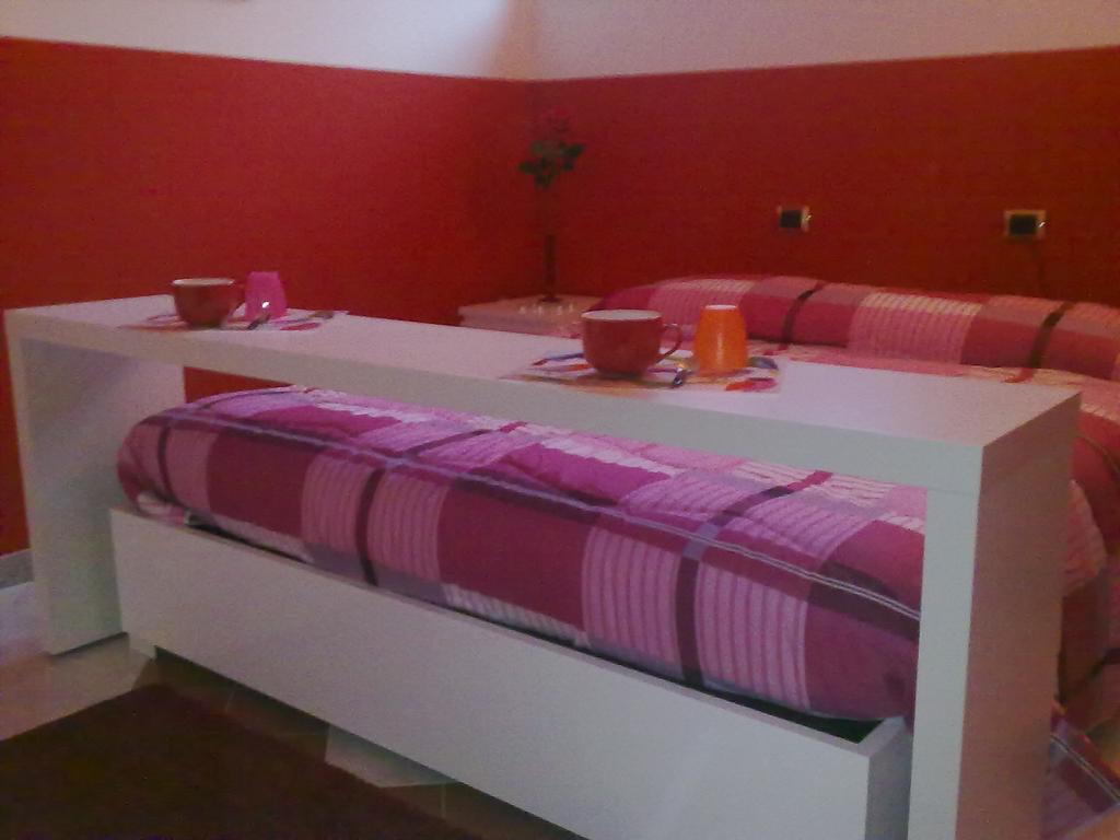 Affittacamere Valchiavenna - Foresteria Lombarda Con Parcheggio Privato Sul Posto! Apprezzata Gestione Familiare Dal 2012, Qualita-Prezzo Top! "Guest-House With Private Parking On Site! Appreciated Family Management Since 2012, Quality-Price Top!" ห้อง รูปภาพ