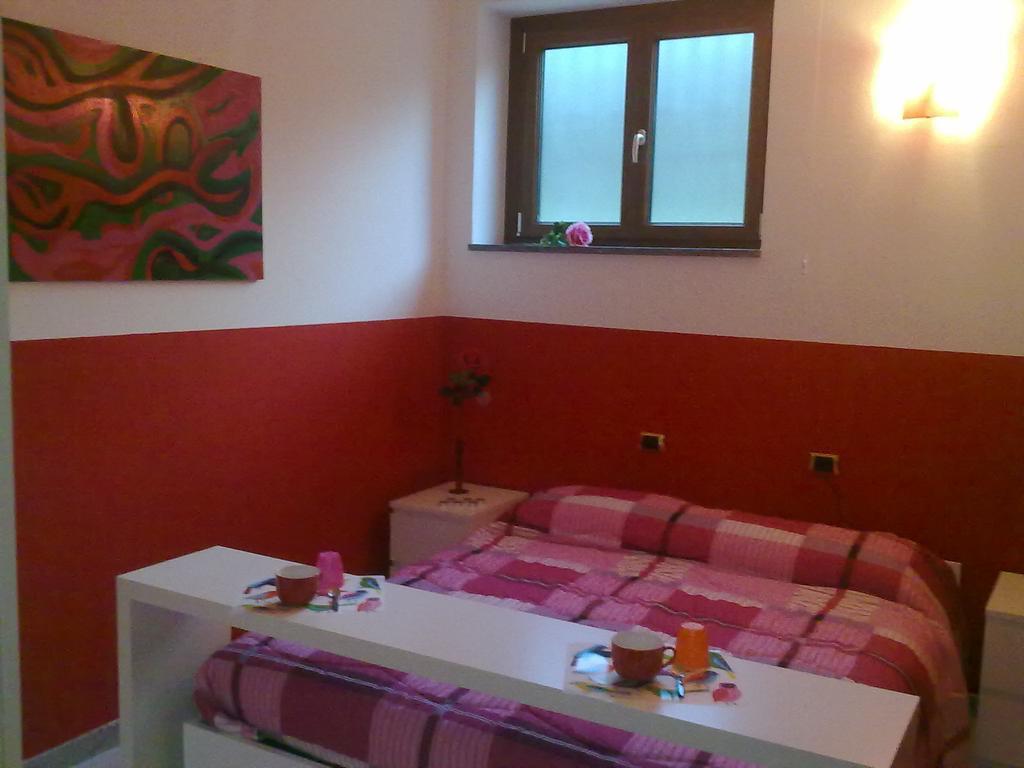Affittacamere Valchiavenna - Foresteria Lombarda Con Parcheggio Privato Sul Posto! Apprezzata Gestione Familiare Dal 2012, Qualita-Prezzo Top! "Guest-House With Private Parking On Site! Appreciated Family Management Since 2012, Quality-Price Top!" ห้อง รูปภาพ