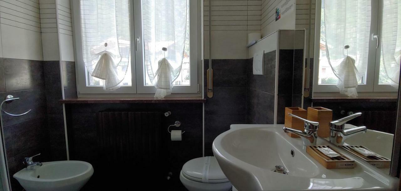 Affittacamere Valchiavenna - Foresteria Lombarda Con Parcheggio Privato Sul Posto! Apprezzata Gestione Familiare Dal 2012, Qualita-Prezzo Top! "Guest-House With Private Parking On Site! Appreciated Family Management Since 2012, Quality-Price Top!" ภายนอก รูปภาพ