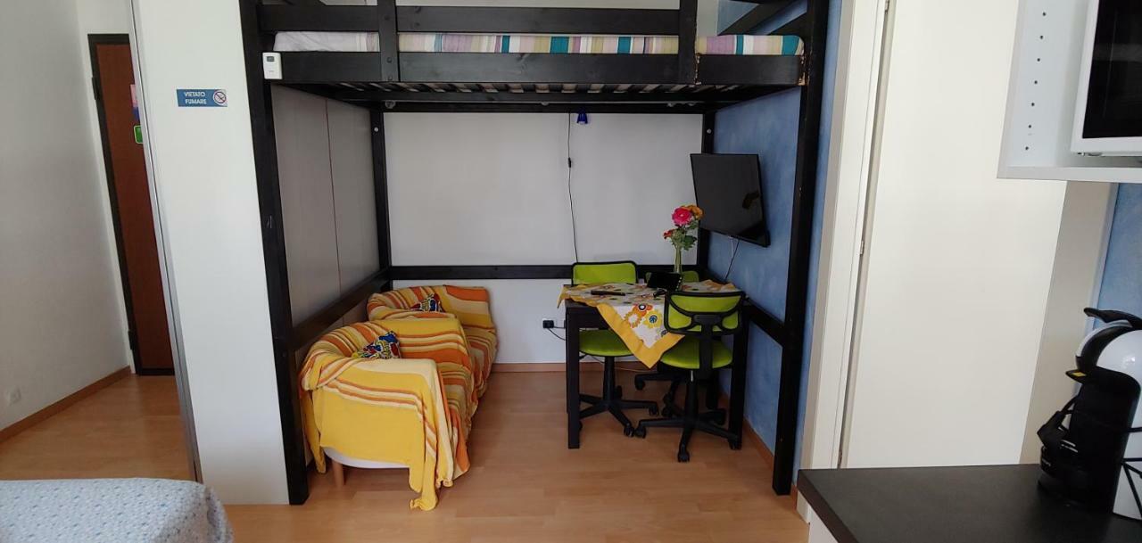 Affittacamere Valchiavenna - Foresteria Lombarda Con Parcheggio Privato Sul Posto! Apprezzata Gestione Familiare Dal 2012, Qualita-Prezzo Top! "Guest-House With Private Parking On Site! Appreciated Family Management Since 2012, Quality-Price Top!" ภายนอก รูปภาพ